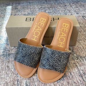 *NWT* Beach by Matisse Sandals